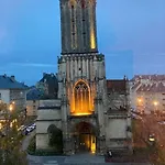 90m2 Lumineux, Centre, Vue Eglise Penchee アパート カーン