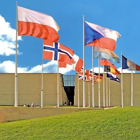 90m2 Lumineux, Centre, Vue Eglise Penchee * Caen