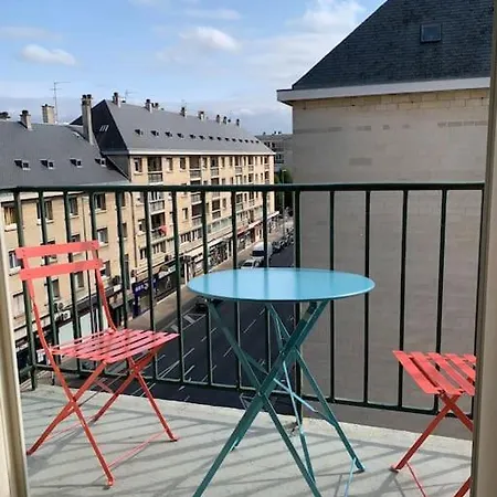 90m2 Lumineux, Centre, Vue Eglise Penchee Apartamento