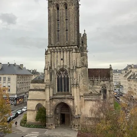 90m2 Lumineux, Centre, Vue Eglise Penchee Apartamento *