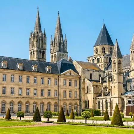 Apartament 90m2 Lumineux, Centre, Vue Eglise Penchee *