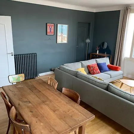 90m2 Lumineux, Centre, Vue Eglise Penchee Lejlighed