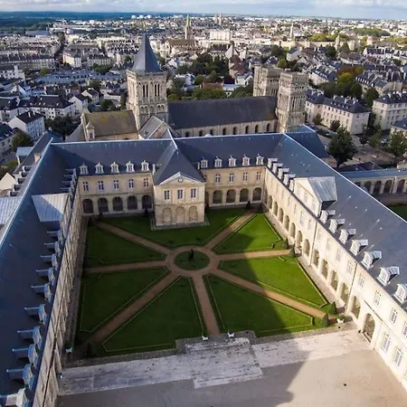 90m2 Lumineux, Centre, Vue Eglise Penchee Apartament *