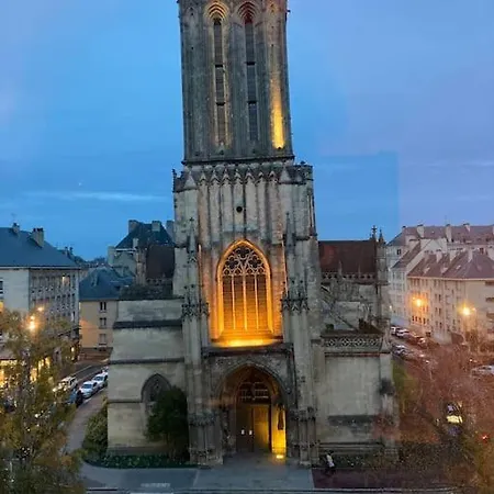 90m2 Lumineux, Centre, Vue Eglise Penchee Apartamento Caen