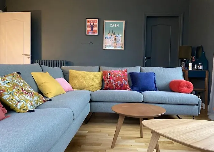 90m2 Lumineux, Centre, Vue Eglise Penchee Apartament *