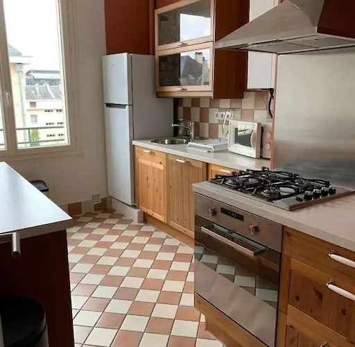 90m2 Lumineux, Centre, Vue Eglise Penchee * Caen