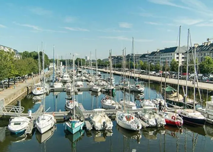 90m2 Lumineux, Centre, Vue Eglise Penchee Caen