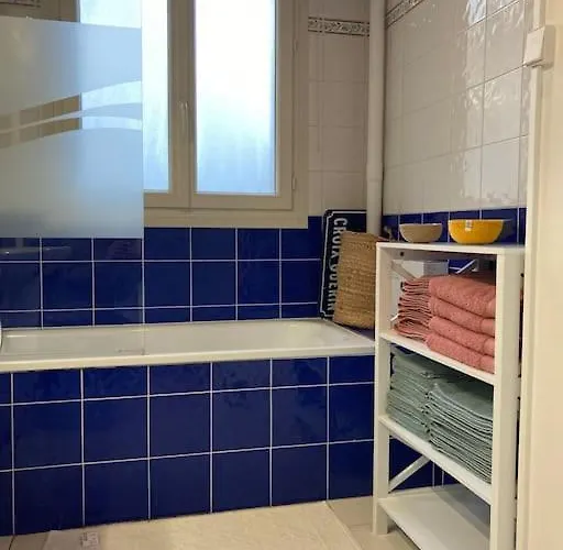 90m2 Lumineux, Centre, Vue Eglise Penchee Caen