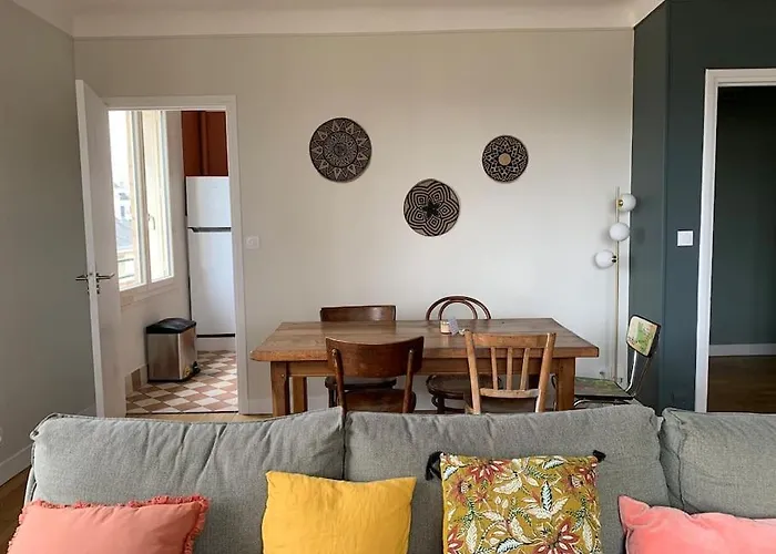 90m2 Lumineux, Centre, Vue Eglise Penchee Caen