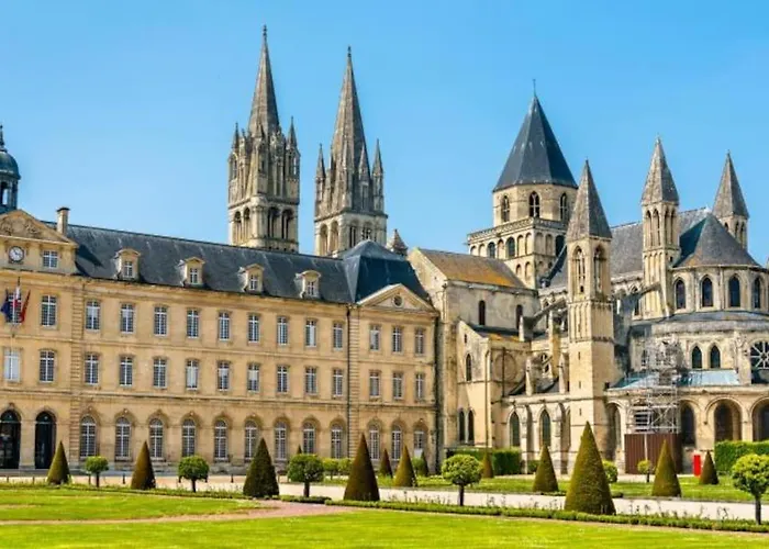 Apartment 90m2 Lumineux, Centre, Vue Eglise Penchee *