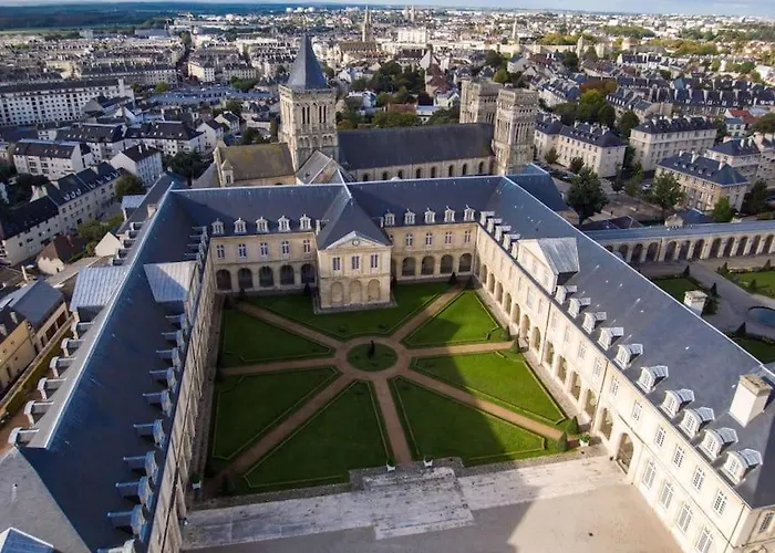 90m2 Lumineux, Centre, Vue Eglise Penchee Apartment *