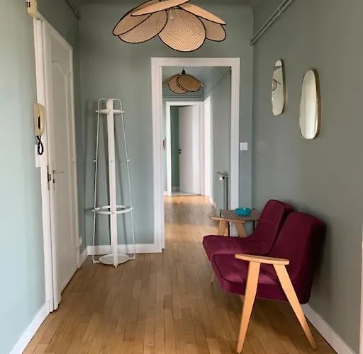 Apartament 90m2 Lumineux, Centre, Vue Eglise Penchee Caen