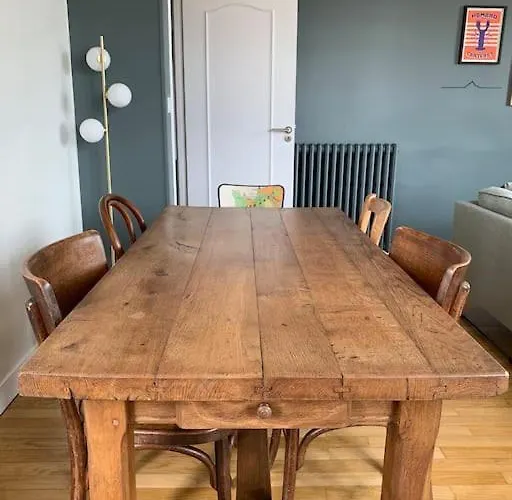 90m2 Lumineux, Centre, Vue Eglise Penchee Apartment *